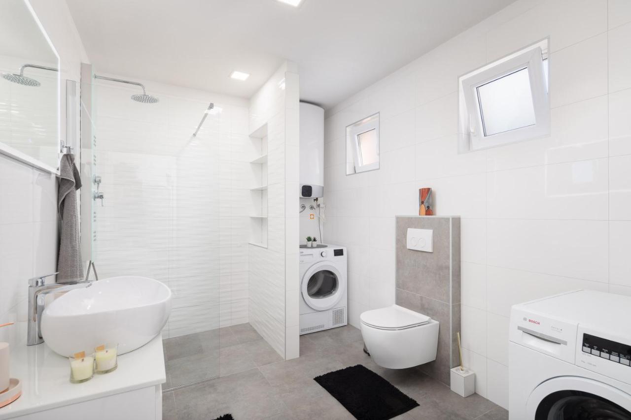 Solaris Holiday Home - Private Pool Stanici 외부 사진