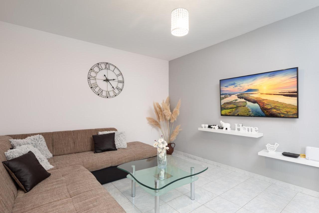 Solaris Holiday Home - Private Pool Stanici 외부 사진